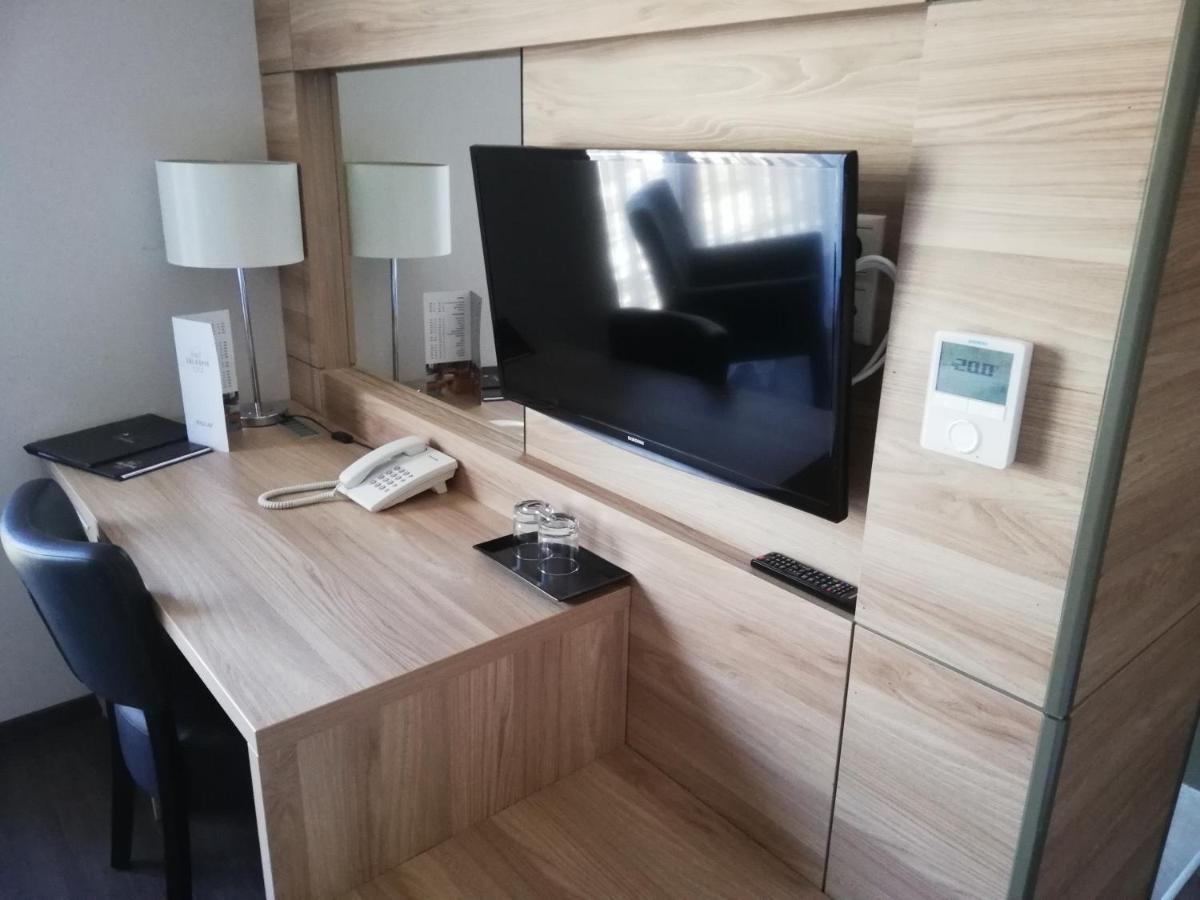 Hotel Therapia Pécs Esterno foto