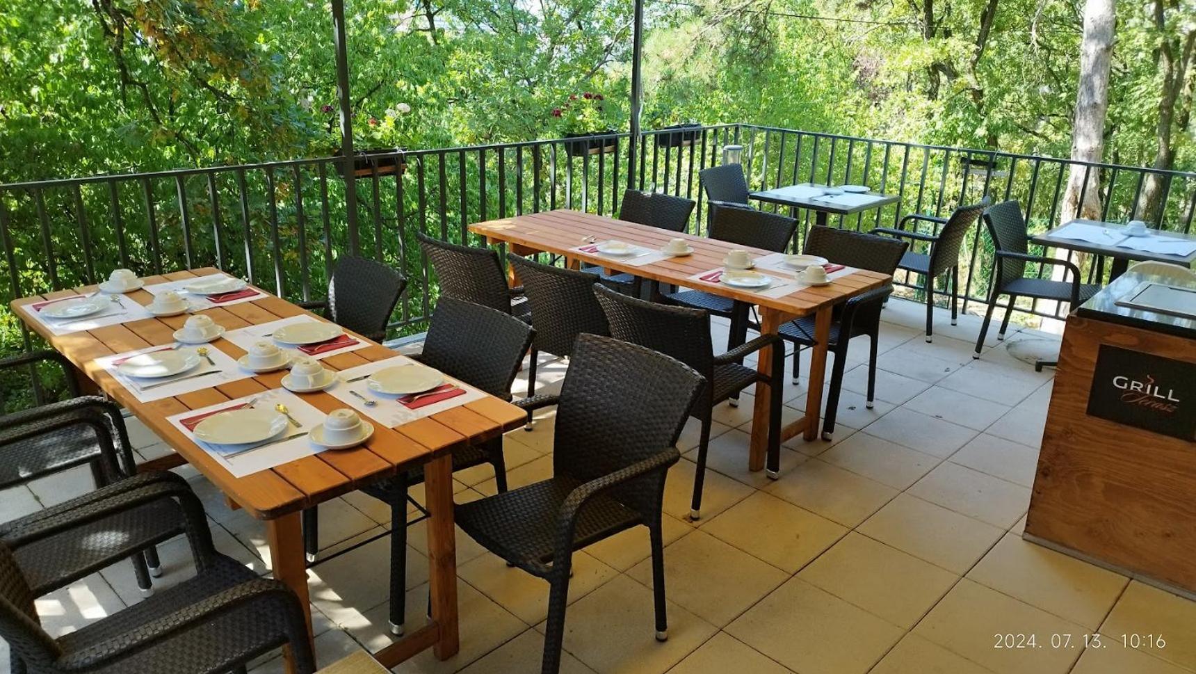 Hotel Therapia Pécs Esterno foto