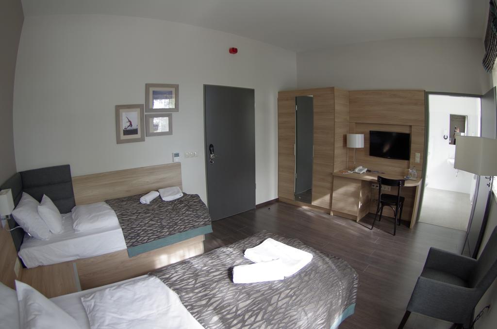 Hotel Therapia Pécs Esterno foto